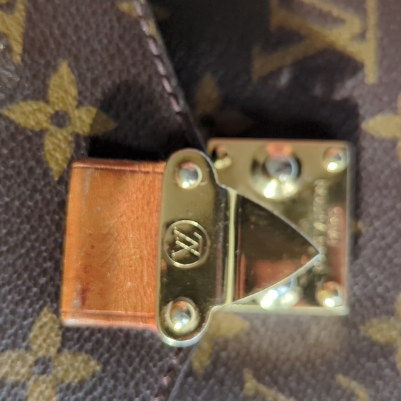 Louis Vuitton Metis hobo bag (discontinued) - Picture 4 of 16